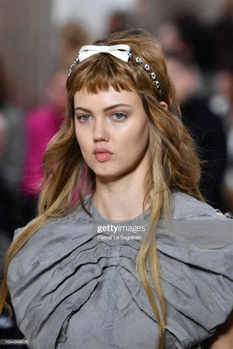 lindsey wixson miu miu runway spring summer 2019|Lindsey Wixson Returns For Miu Miu .